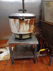 lot 104 image: PALOMA Commercial Rice Cooker, Large Volume - Natural Gas (wTable)