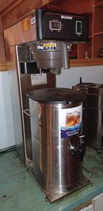 lot 136 image: BUNN Model TB3 - 3Gal Iced Tea Brewer (34.2 H x 11.5 W x 22.5 D) - Powered On