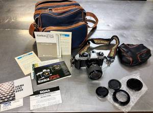 lot 200 image: Vintage Konica FT-1 Motor Camera w Sigma f2.8-4, 35-70mm Lens - wCase
