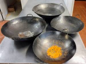 lot 210 image: Lot of 4 Large Woks - (2) 26, 22 & 20.5