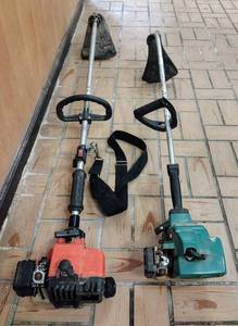 lot 235 image: Lot of 2 Weed Eaters - FeatherLite & HomeLite - Not Tested