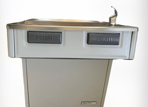lot 3977 image: Halsey Taylor drinking fountain