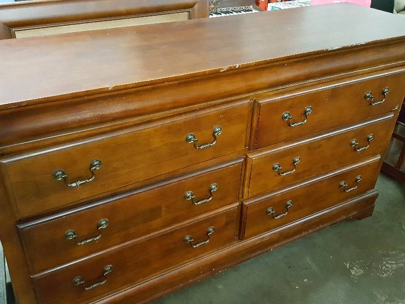 lot 1024 image: 6 drawer Cherry wood bedroom dresser with mirror 68 wide X 20 deep and 37 off the floor top.