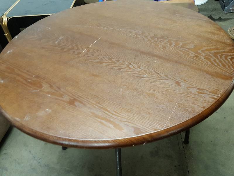 lot 1049 image: Good looking old metal legs and wood top 40 round table
