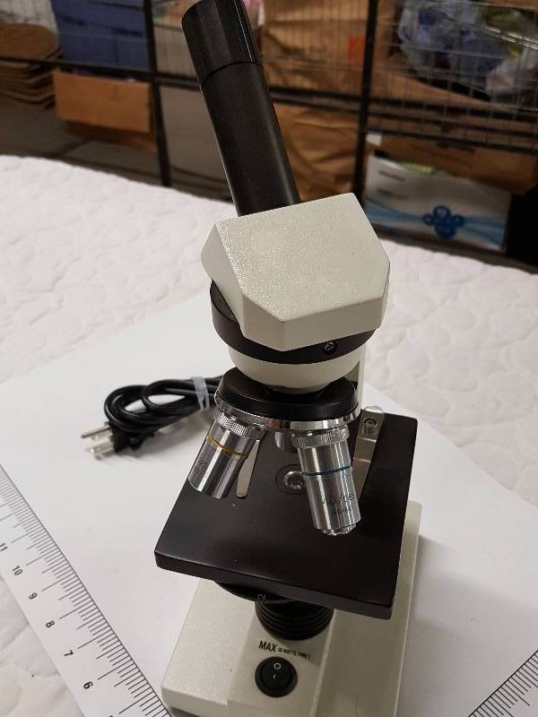 lot 1110 image: Again this is no toy.  Its the real deal Dale National Brand adjustable everything microscope