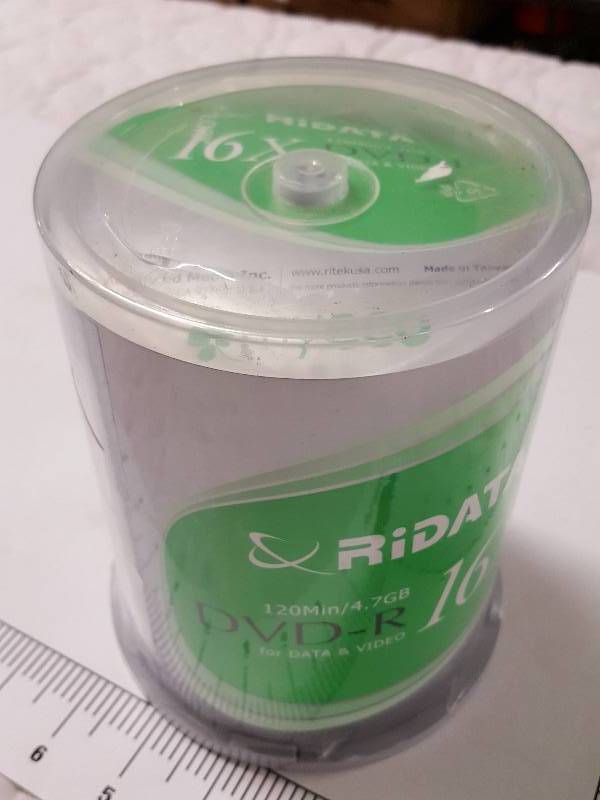 lot 1112 image: Sealed in the original package is this 100 pakc of 120M in 4.7GB Ridata DVD 16X data and video discs