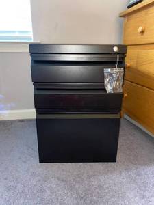 lot 52903 image: file cabinet