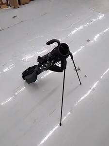 lot 50602 image: Small golf bag