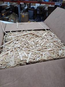 lot 50630 image: Blue Mountain Hay Organic Garden Straw