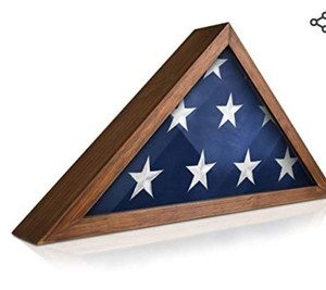lot 50770 image: Rustic Flag Case