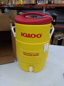 lot 50774 image: Igloo Industrial 5-Gal Drinking Water Cooler, Yellow
