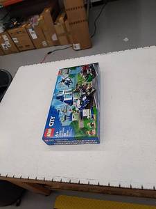 lot 50899 image: Lego City Adventures