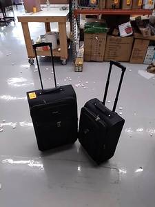 lot 51402 image: 2 - US Travelers luggage bag
