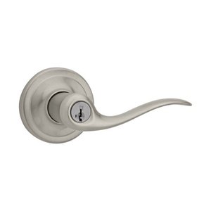 lot 7693 image: Kwikset Tustin Keyed Entry Lever Featuring Smartkey� in SN