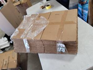 lot 1769 image: Shipping Boxes 25 ct.