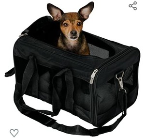 lot 137 image: Sherpa� Original Deluxe�� Airline Approved Pet Carrier, Medium, Black