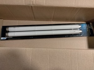 lot 183 image: BULB F15T8CW 15 WATT 18IN, 2CARD