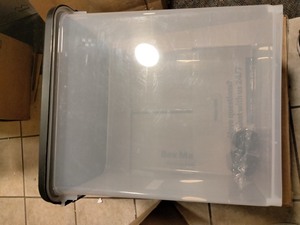 lot 271 image: plastic bin