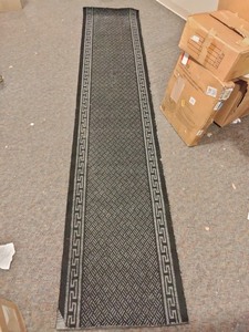 lot 278 image: rug 127�27 inches