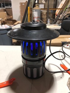 lot 8024 image: Dynatrap Mosquito and Flying Insect Trap DT1050