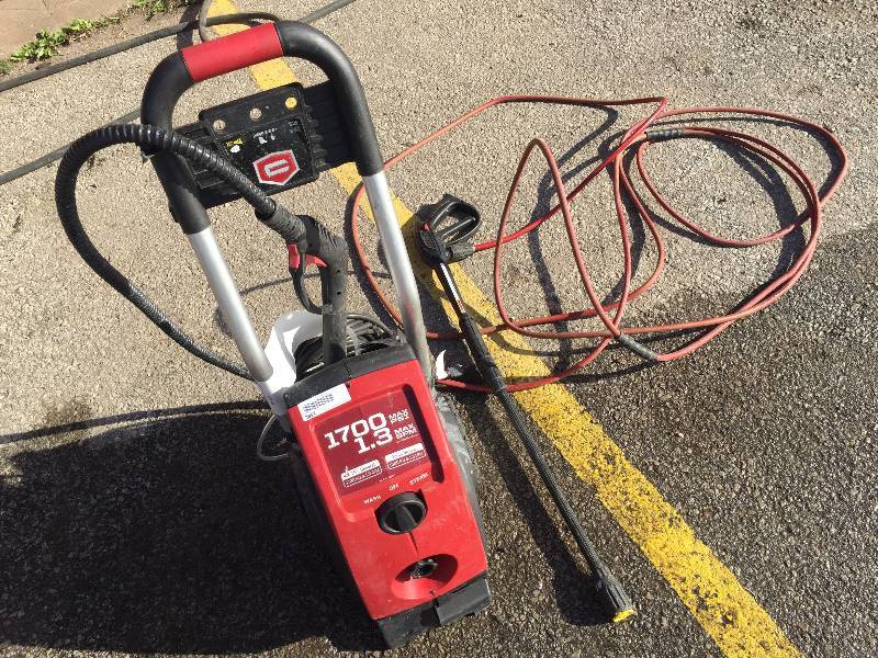 Craftsman 1700psi 1.3GPM Electric Pressure Washer with Steam Cleaner