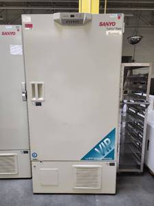 lot 5608 image: VIP Series Sanyo Central Alarm Monitored Ultra Low Freezer Model MDF-U73VC