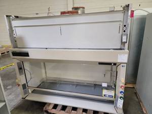 lot 5628 image: Labconco 6ft Protector Laboratory Hood