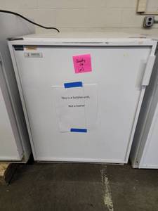 lot 5641 image: Marvel Scientific Mini Freezer