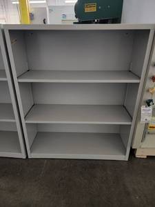lot 5652 image: 4 Tier Hon Metal Shelf