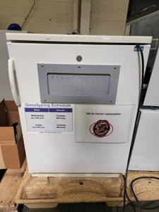lot 5663 image: Felix Torch Undercounter Refrigerator Model HS1661L