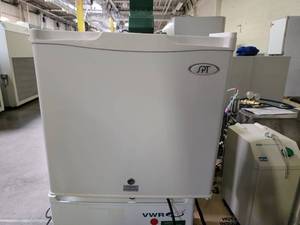 lot 5664 image: SPT Mini Freezer Model UF-160W