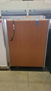 lot 5678 image: Sub Zero Mini Freezer