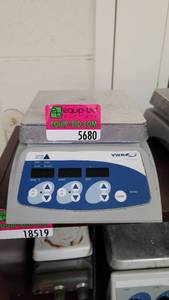 lot 5680 image: VWR HotPlate