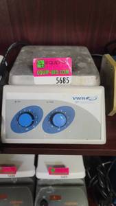 lot 5685 image: VWR Hotplate Serial No. 3070
