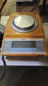 lot 5706 image: Sartorius Scale