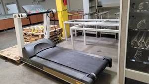 lot 5721 image: Precor C964i Treadmill
