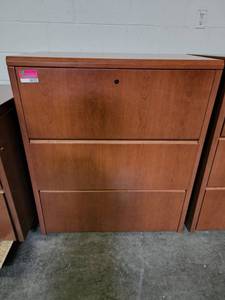 lot 18523 image: Wooden 3-Drawer Filing Cabinet&nbsp