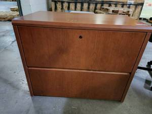 lot 18527 image: Wooden Lateral 2-Drawer Fling Cabinet&nbsp