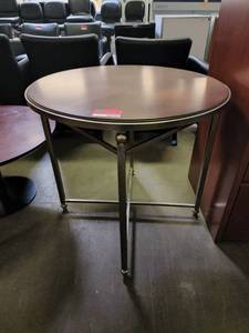 lot 18533 image: Unique&nbsp30in Side Table&nbsp
