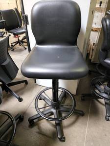 lot 18553 image: Office Adjustable Height Lab Barstool