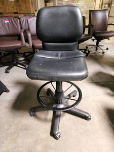 lot 18564 image: Black Adjustable Height Stool - Normal Ware