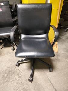 lot 18585 image: Black Leather Office Chair