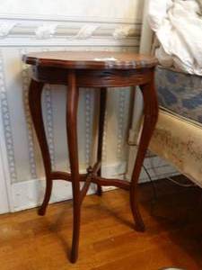 lot 1230 image: Beautiful 18 Diameter Antique End Table