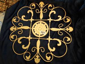 lot 1234 image: Unique 22 Metal Wall Decor