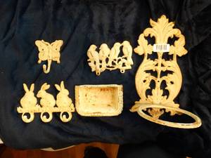 lot 1237 image: Cast Iron Metal Bathroom Decor  Soap Dish  Towel Hanger  Misc.