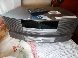 lot 1265 image: Quality BOSE Radio - CD - Player w Remote