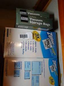 lot 1279 image: Lot of Vacuum Storage Bags
