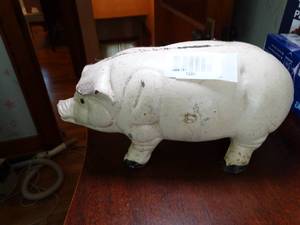 lot 1287 image: Old 10 Heavy Cast Iron Piggy Bank