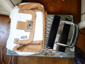 lot 1330 image: Quality Rosetti Purse and Unique Box Clutch