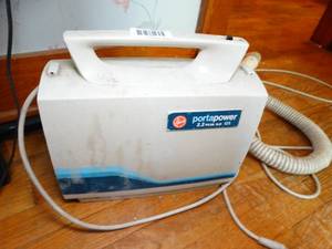 lot 1341 image: Small Hoover Vacuum